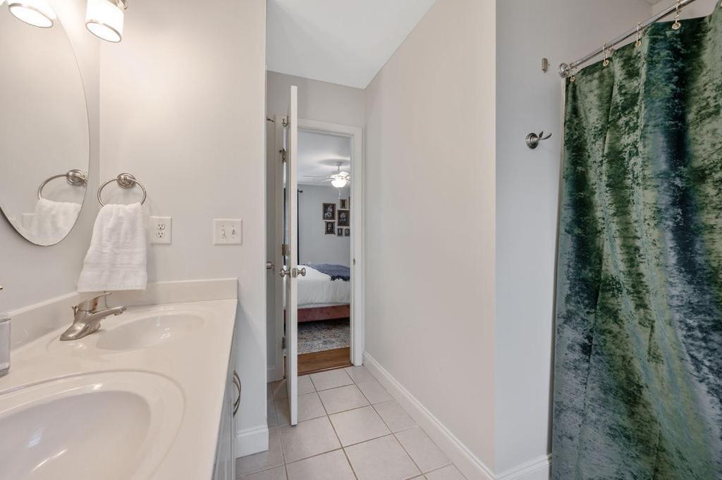 New Victorian Theme, 3Br, Lrg Backyard Close To Pnc Arena, Downtown, And Rdu Airport Raleigh Esterno foto