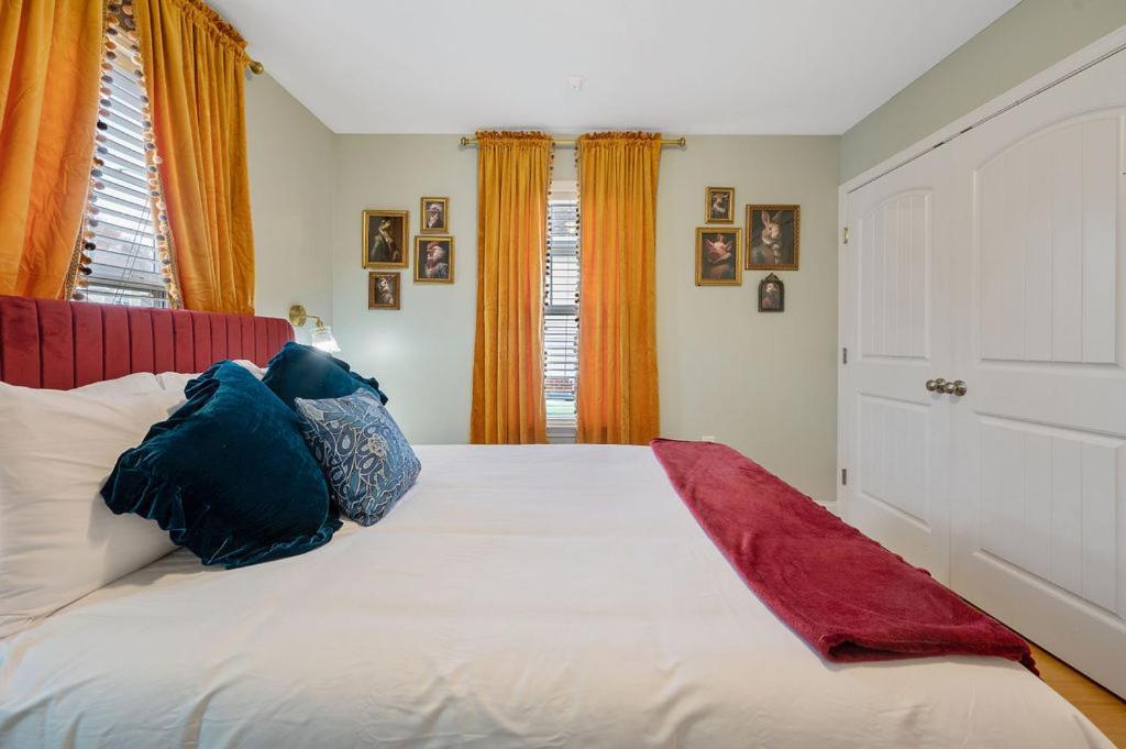 New Victorian Theme, 3Br, Lrg Backyard Close To Pnc Arena, Downtown, And Rdu Airport Raleigh Esterno foto